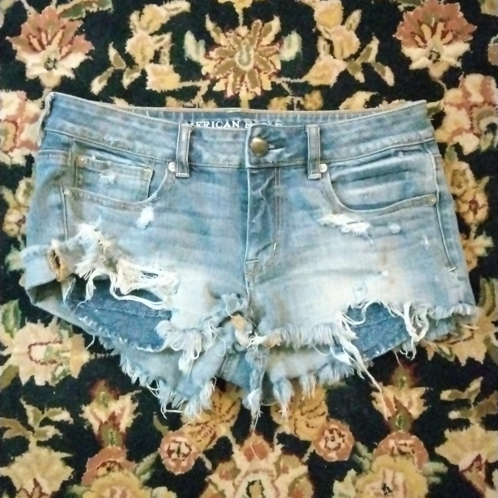 AMERICAN EAGLE O.F.- Shortie Distressed Cut Off Exposed Pocket Shorts Size 8